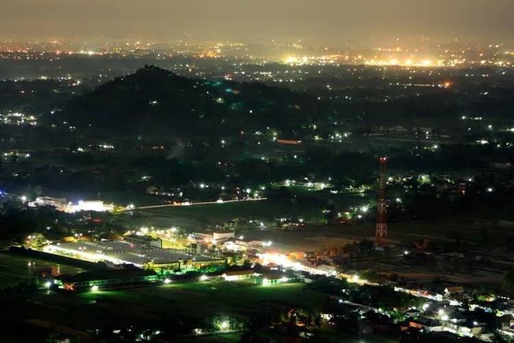 Pemandangan Jogja dari Ketinggian Memang Mempesona! 10 Spot Ini Cocok Buat Nunggu Buka Puasa 14
