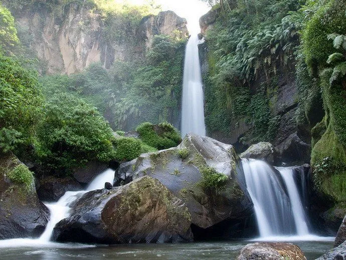 10 Tempat Wisata Ini Katanya
