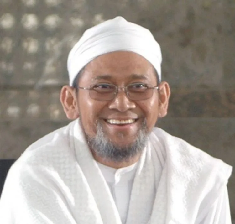 5 Artis Ini Hijrah dari Panggung Hiburan Demi Keyakinannya di Agama Islam. Apa Pertimbangan Mereka? 6