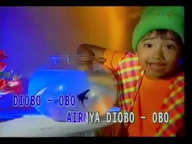 Nyanyi Lagu Dangdut yang Isinya Makian dan Ngomongin Selingkuh, Anak Ini Bikin Sedih Netizen :( 10