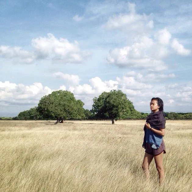 Cantik dan Mulia! Traveling Eva Celia di Sumba yang Bikin Dia Makin Sempurna 9