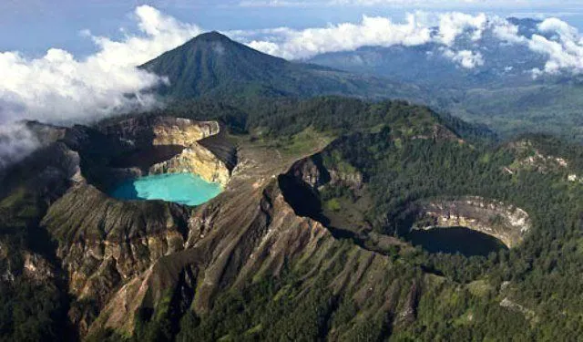 Bulan Madu di Gunung, Kenapa Nggak? 10 Gunung Ini Bisa Jadi Saksi Cintamu dengan Pasangan Halalmu 15