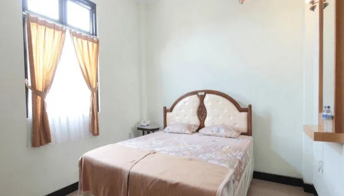 12 Hotel 150 Ribuan di Malang yang Bikin Dompetmu Tersenyum Senang 13