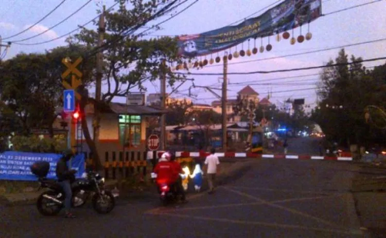 Dari Suara Tangis Sampai Sosok Tanpa Kepala, Inilah Kejadian Mistis di Lokasi Tragedi Bintaro! 7
