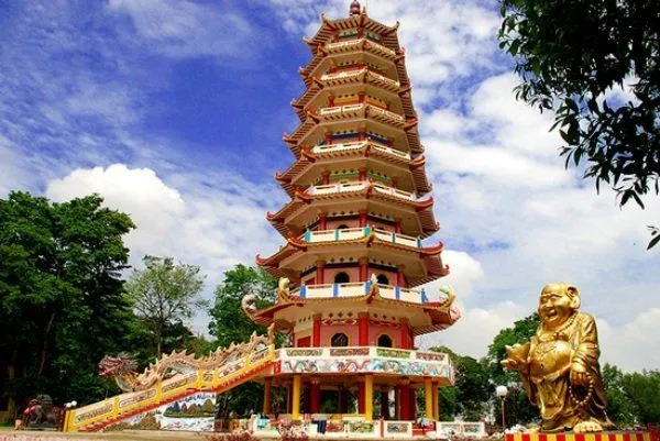 10 Tempat Wisata Ini Katanya