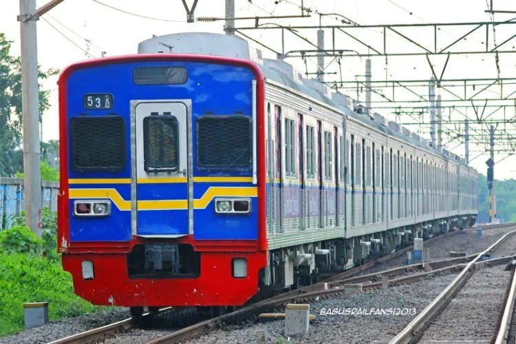 KRL Nggak Melulu Desak-desakan di Jam Kerja. Kamu Bisa Naik KRL Buat Berwisata, Yeay! 12