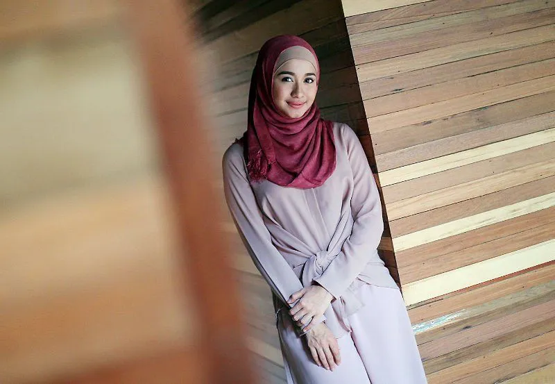 Tutorial Hijab Lebaran Simple Buat Kamu yang Baru Belajar Berhijab