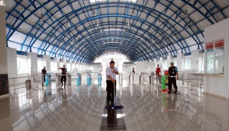 KRL Nggak Melulu Desak-desakan di Jam Kerja. Kamu Bisa Naik KRL Buat Berwisata, Yeay! 11