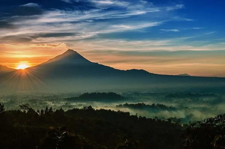 10 Film Ini Bukti Nyata Kalau Indonesia Memang Kepingan Surga di Khatulistiwa! 20