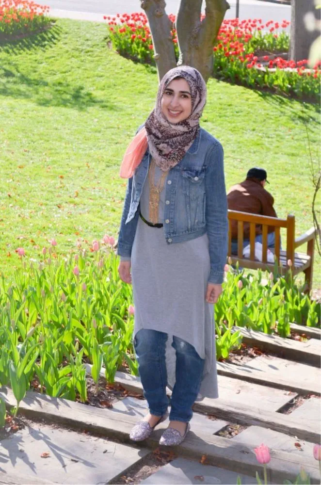 10 Style Buatmu Cewek Berhijab yang Ingin Pakai Celana Tapi Ogah Ketat. Boyfriend Jeans Bisa Menjadi Pilihan Ciamik Lho! 15