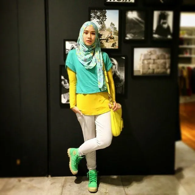 Supaya Auratmu Tertutup Sempurna, 10 Style Sepatu Boots Ini Bisa Kamu Terapkan 12