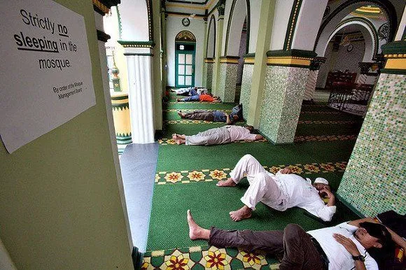 Puasa Jangan Jadi Alasan untuk Tak Liburan. Ini Tipsnya Agar Puasa dan Traveling Bisa Jalan Beriringan 14
