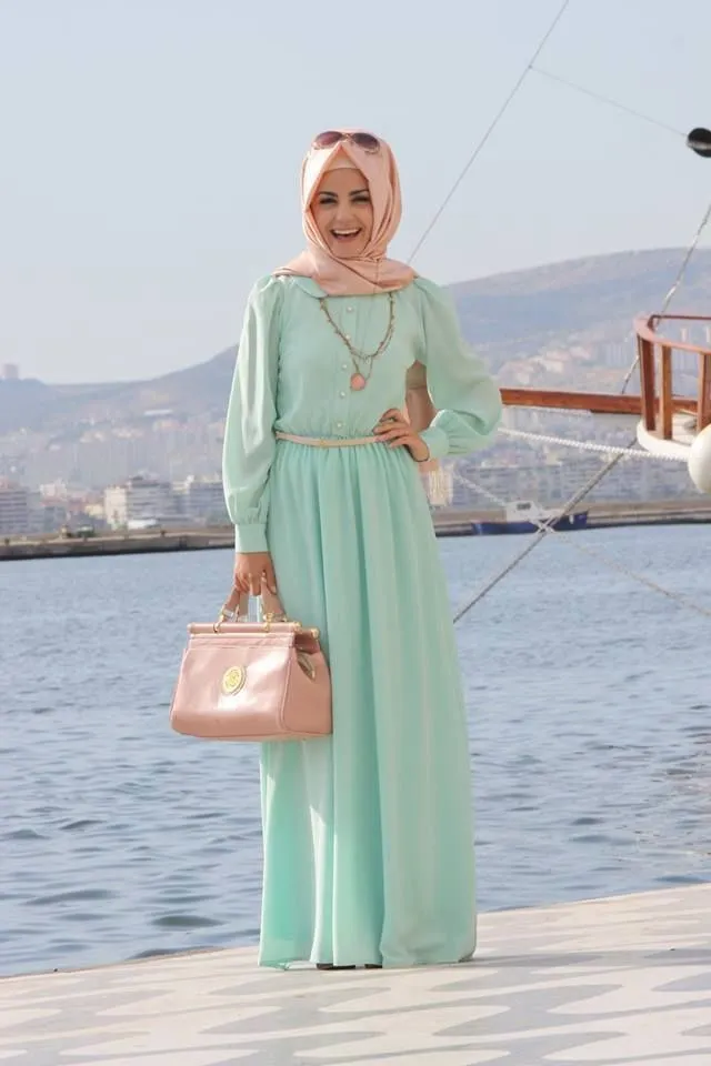 10 Inspirasi Style yang Membuktikan Bahwa Gaun Maksi Bikin Aura Feminin Kamu Meningkat!