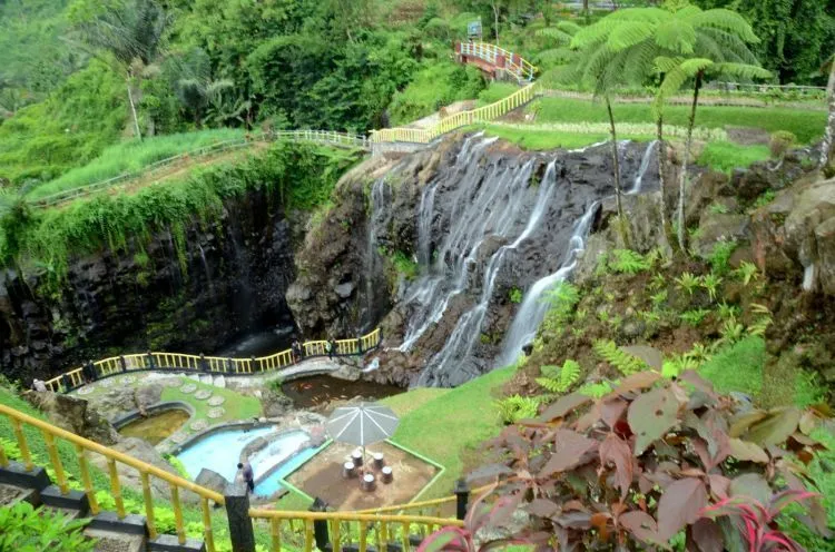 10 Tempat Wisata Ini Katanya