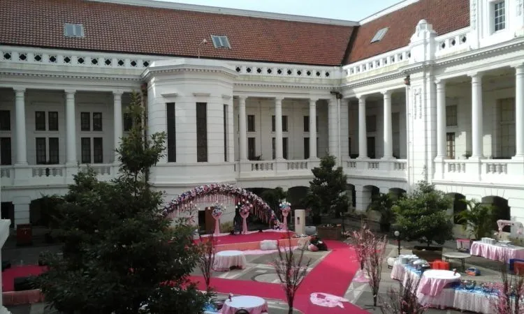 Bang, Nikah di Gedung Mahal Banget Lho! Yuk Nikahin Adek di Cuilan Surga Ini Aja Bang... 19