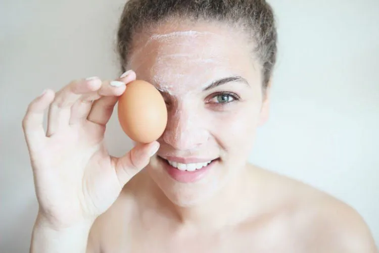 5 Resep Masker Wajah Ini Nggak Cuma Bikin Wajahmu Terjaga, Tapi Juga Ampuh Buat Kulit Awet Muda! 7