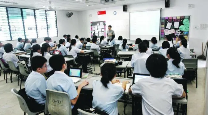 6 Hal Ini Kamu Rasakan Saat Gagal Jadi Anak Populer Sekolah Pas SMA, Memang Kuper atau Nggak Nyaman? 11