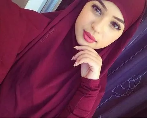 Ketahui Kombinasi Warna Bibir dan Hijab Yang Pas Hanya dari 3 Warna Lipstik Saja! 27
