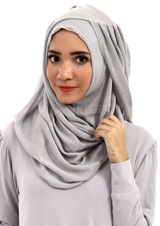 Untuk Para Hijabers, Jenis-jenis Jilbab Ini Wajib Hukummnya Ada di Lemari Kamu 8