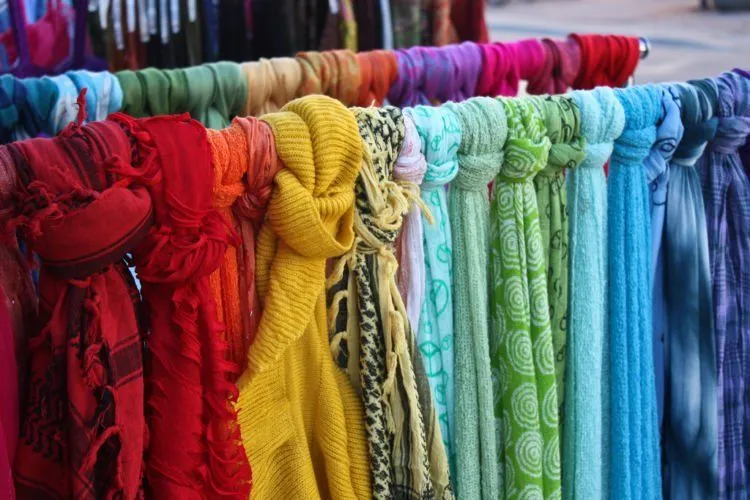 6 Benda Yang Wajib Cewek Berhijab Punya, Biar Makin Afdol Menutup Auratnya 7