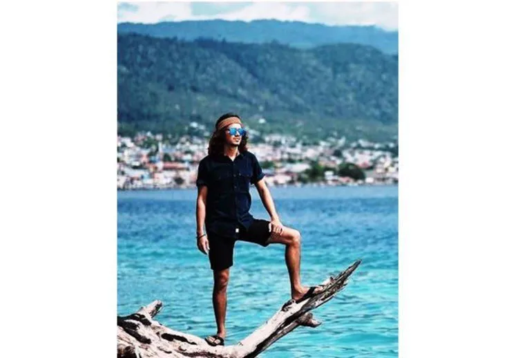 10 Gaya Liburan Artis Top Indonesia Ini Bisa Kamu Tiru. Biar Penampilanmu Nggak Bikin Malu 14