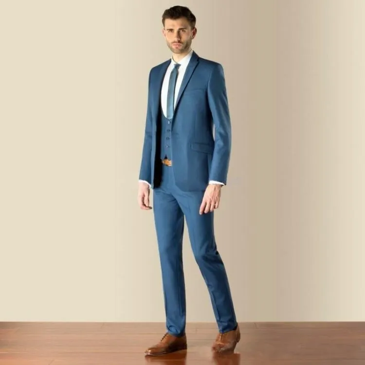 Gaya Casual Smart, untuk Cowok-cowok yang Pengen Kece Saat ke Kondangan 25