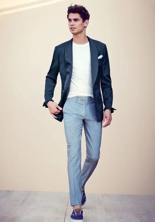 Gaya Casual Smart, untuk Cowok-cowok yang Pengen Kece Saat ke Kondangan 26