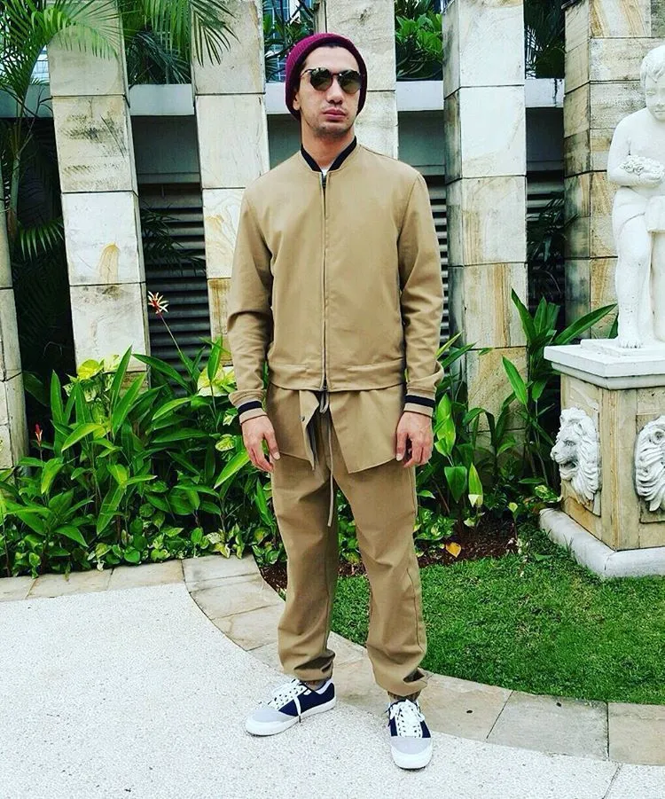 Ngintipin Gaya Stylish Reza Rahadian Yuk! Karena yang Kece Nggak Cuma Cowok-Cowok Korea! 16