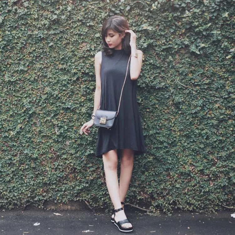 Nggak Cuma Drama Youtube-nya yang Fenomenal, Style Fashion Awkarin Ternyata Juga Menarik Lho 30