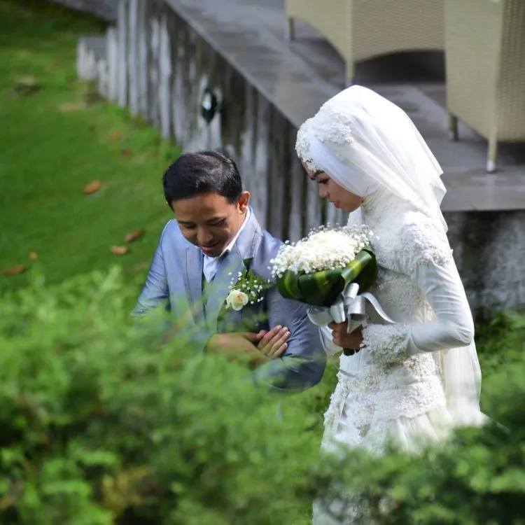 Pernikahan Outdoor Tema Kebun ini Bisa Bikin Nikahanmu Lebih Hemat! Coba Yuk! 17