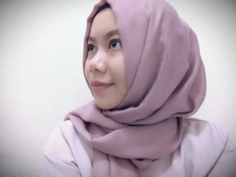 Ketahui Kombinasi Warna Bibir dan Hijab Yang Pas Hanya dari 3 Warna Lipstik Saja! 16