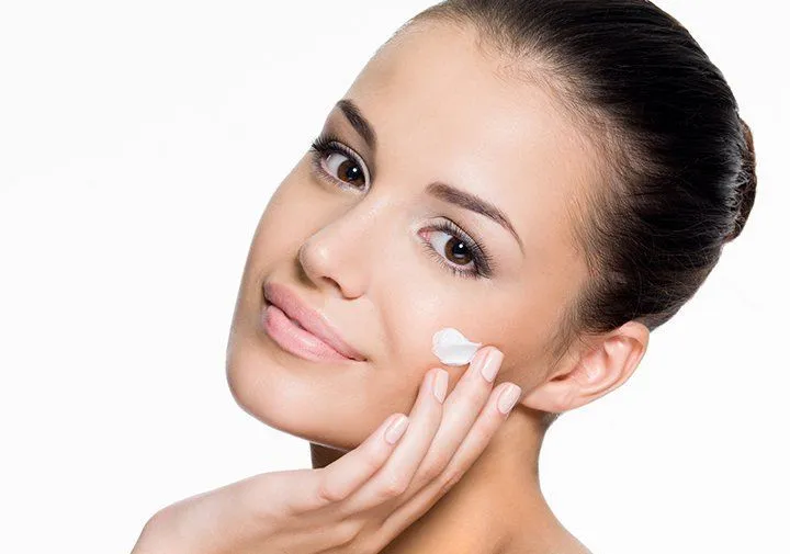 Ini Jenis-Jenis Kosmetik yang Harus Dipilih Pemilik Kulit Berminyak. Jangan Sampai Salah! 8
