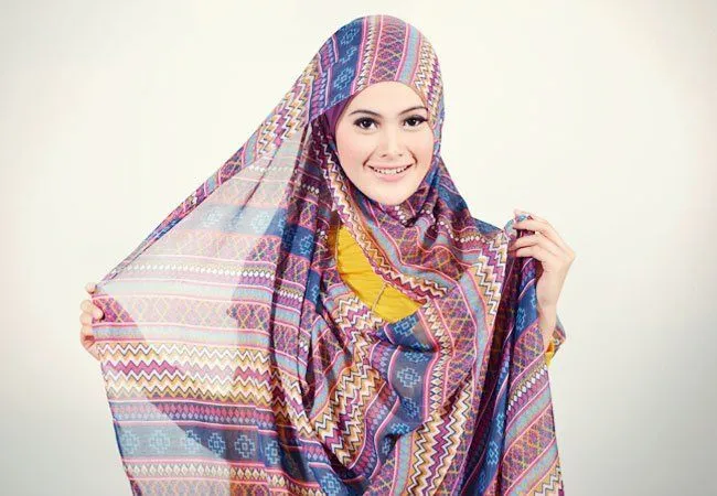 Untuk Para Hijabers, Jenis-jenis Jilbab Ini Wajib Hukummnya Ada di Lemari Kamu 9