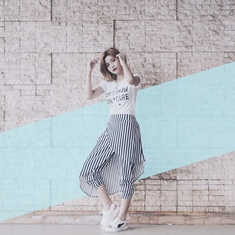 Nggak Cuma Drama Youtube-nya yang Fenomenal, Style Fashion Awkarin Ternyata Juga Menarik Lho 19