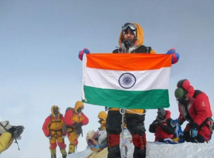 Ngaku-ngaku Muncak Everest, Pasangan Suami Istri dari India Diamankan Polisi. Duh, Segitunya Ya! 6