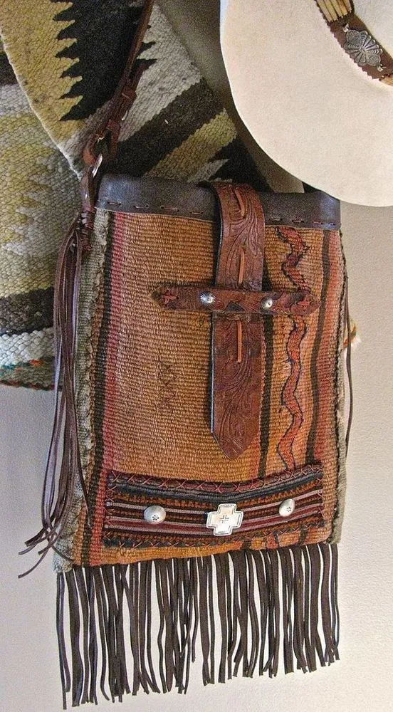 Aksesoris yang Wajib Dipunyai untuk Penggemar Gaya Bohemian. Sesekali Tampil Beda 21