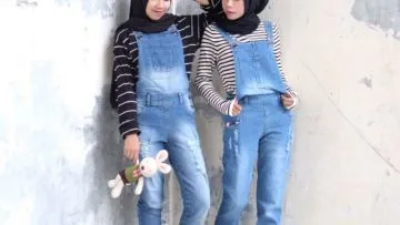 8 Style Hijab dengan Baju Berbahan Jeans atau Denim
