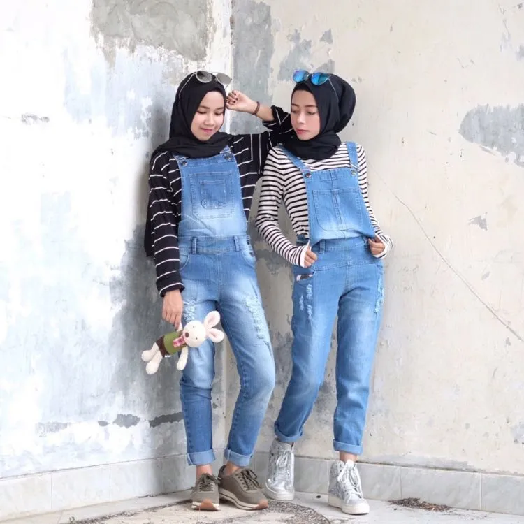 8 Style Hijab dengan Baju Berbahan Jeans atau Denim 16 padu padan hijab dengan jeans