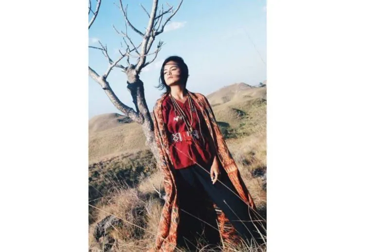 10 Gaya Liburan Artis Top Indonesia Ini Bisa Kamu Tiru. Biar Penampilanmu Nggak Bikin Malu 18