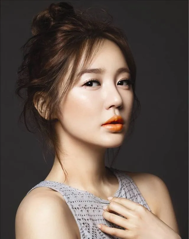 Setelah Melihat Gambar-gambar Ini Kamu Akan Berani Memakai Lipstik Warna Oranye! 11