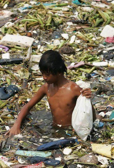 13 Foto Polusi Ini Memang Menyesakkan. Butuh Kesadaran Buat Nggak Nyampah Sembarangan! 17