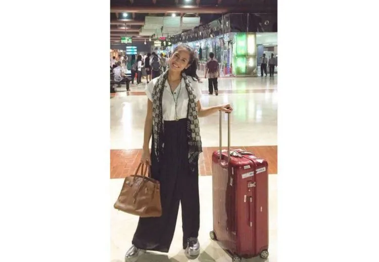10 Gaya Liburan Artis Top Indonesia Ini Bisa Kamu Tiru. Biar Penampilanmu Nggak Bikin Malu 11