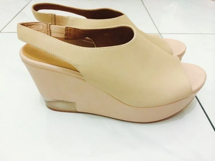 Sepatu-sepatu Cantik Ini Akan Memaksimalkan Tampilan Kamu di Hari Wisuda Nanti 20