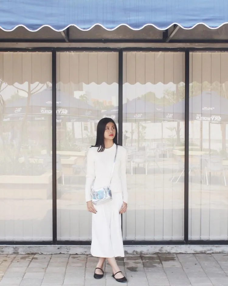 Nggak Cuma Drama Youtube-nya yang Fenomenal, Style Fashion Awkarin Ternyata Juga Menarik Lho 22