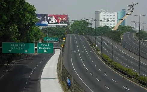 12 Foto Sepinya Jakarta Kala Lebaran Tiba. Udah Sama Kaya Hatimu pas Ditinggal Dia! 13