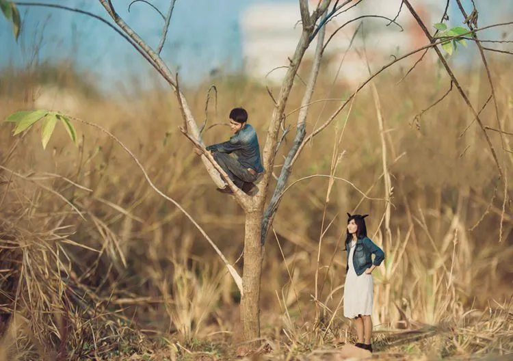 Buat Para Traveler, 15 Foto Prewedding Miniatur Ini Bikin Momen Nikahmu Bakal Lekat di Hati 17