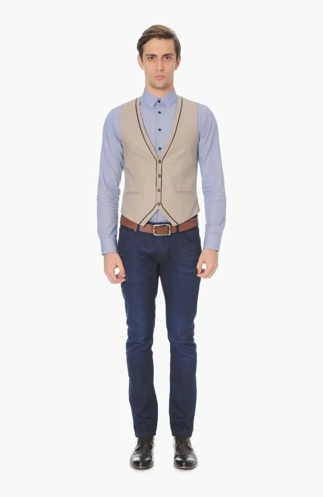 Gaya Casual Smart, untuk Cowok-cowok yang Pengen Kece Saat ke Kondangan 22