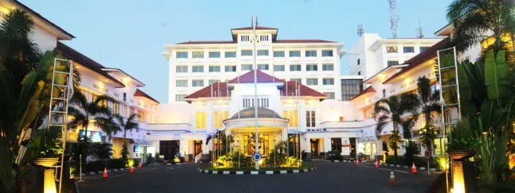 8 Hotel Angker yang Terkenal Seram di Indonesia 13