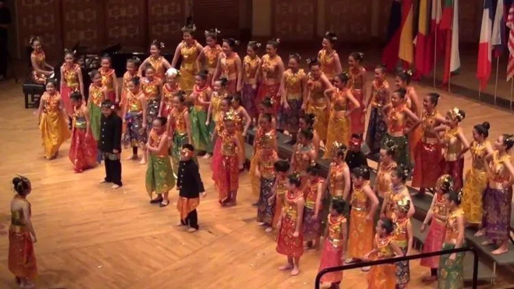 Indonesia Patut Berbangga! Tim Paduan Suara Anak TRCC Sabet Piala Juara Satu di Italia 4