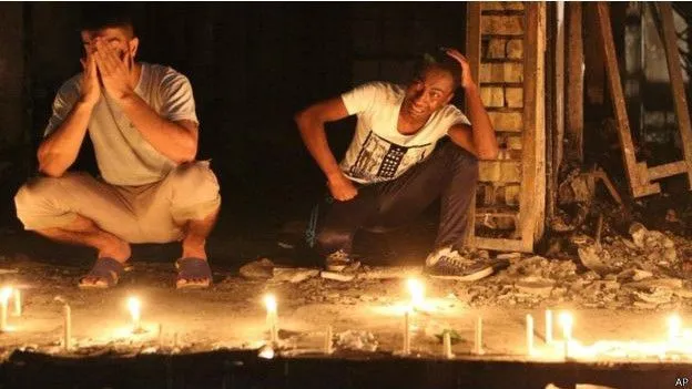 10 Foto Idul Fitri Tersedih Sepanjang Masa #PrayForSoloAndMadina 17